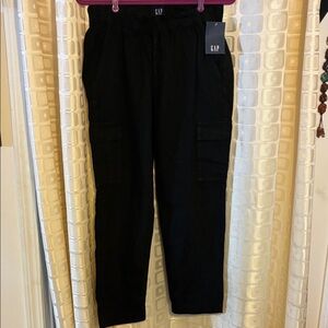 GAP Women’s Comfy Black Cargo Pants